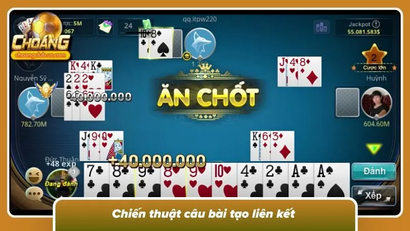 Người chơi tiến hành hạ bài theo chiến thuật gợi ý